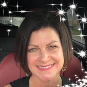 Meet your Posher, Leah